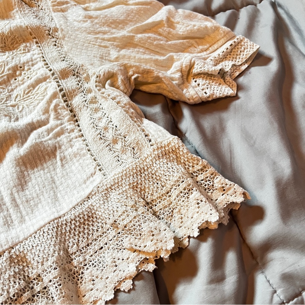 Zara Cream Lace Detail Cottagecore Quilt Pattern Puff Sleeves Ruffled Hem Blouse - Picture 6 of 15